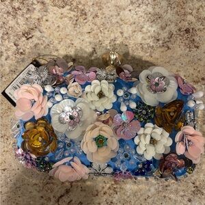 NWT Bebe Daisy Chain Crossbody Clutch